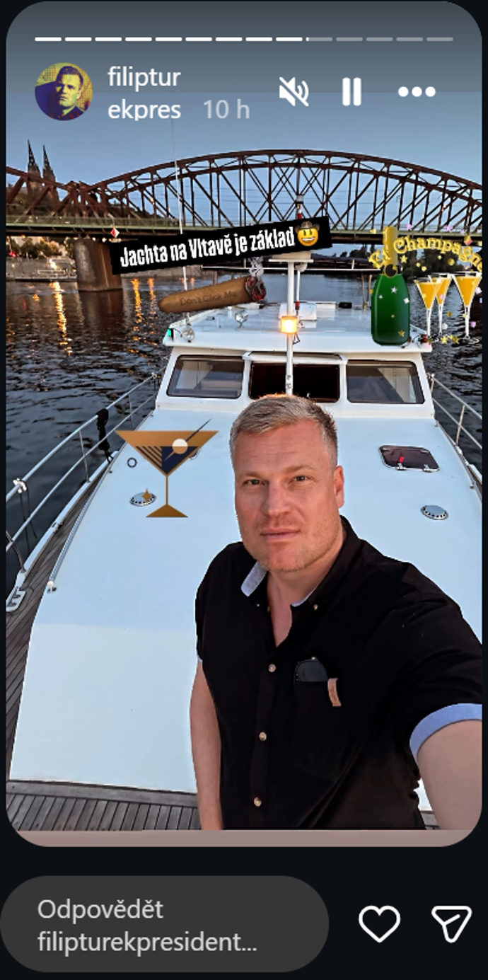 Filip Turek na jachtě.