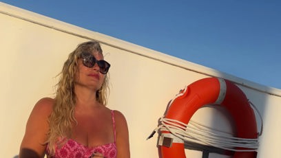 FOTO: Lucie Borhyová na dovolené v plavkách.