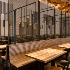 Kdysi Císařská restaurace, později kasino. Historická restaurace na Masarykově nádraží slaví pět let od své rekonstrukce 