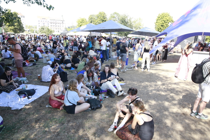 Letošní festival Prague Pride přilákal mnoho účastníků. 