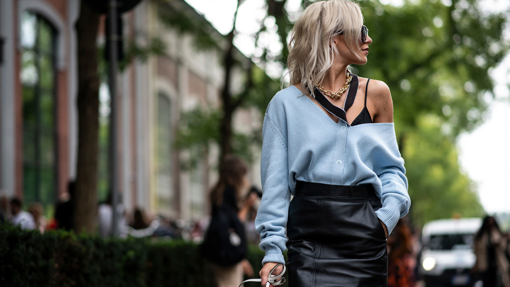 Už jste zkusila nejodvážnější look sezóny? Spodní prádlo se přestává schovávat a stává se klíčovou součástí šatníku