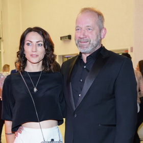 Třetí manželka Anna je nejen krásná, ale také inteligentní
