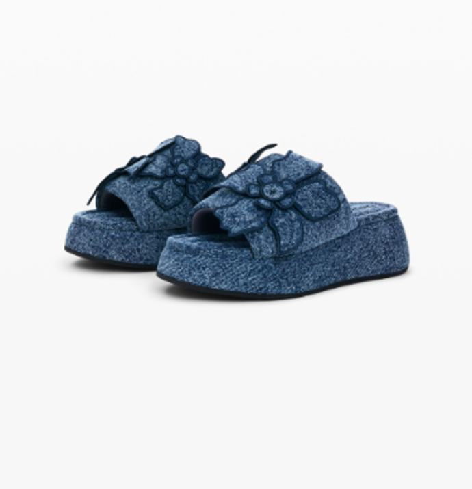 Na platformě Desigual, 3499 Kč