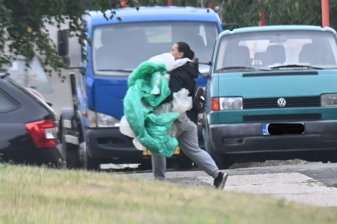 Uklízečky jen kmitaly.