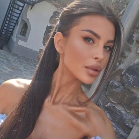 Lela Ceterová po rozchodu překvapila radikální změnou barvy vlasů.