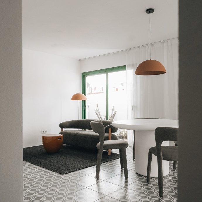 Na Lanzarote otočili dispozici naruby. Apartmán se díky tomu konečně otevřel terase i vulkanické krajině
