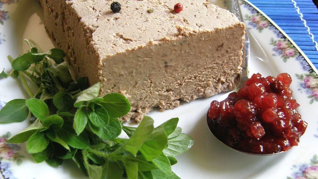 Recept na domácí paštiku z kuřecích jater: Minimum práce, dokonalý kulinářský zážitek