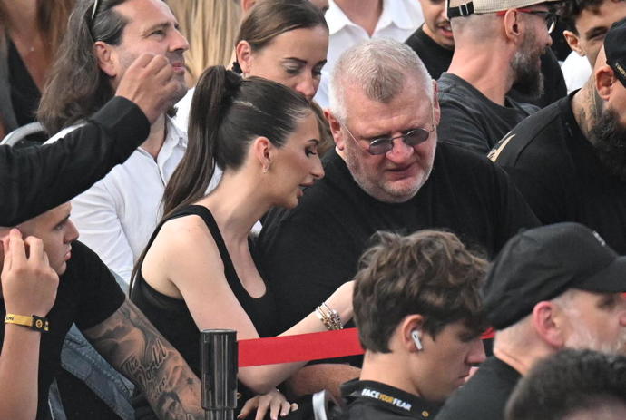 Ivo Rittig byl ve společnosti krásné brunetky.