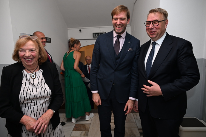 Livia Klausová, Adam Vojtěch a Aleš Juchelka.