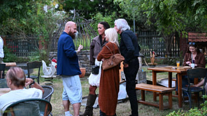 FOTO: Agáta Hanychová, Veronika Žilková a Ivan Hubáč během konverzace s Karlem Vágnerem mladším.