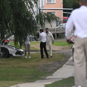 Matěj Dejdar se před obřadem staral také o přijíždějící hosty a organizaci aut.
