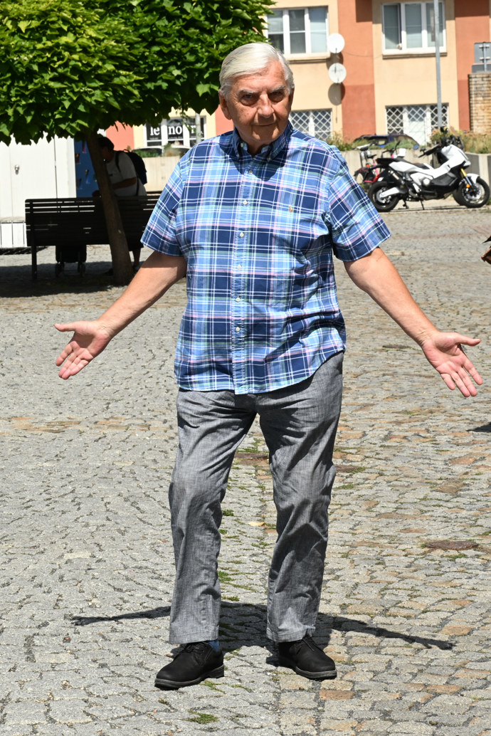 Miroslav Donutil dorazil v celé své kráse. 