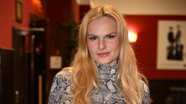 Iva Pazderková je známá herečka.