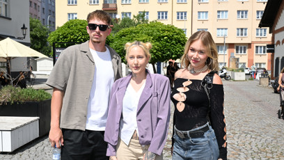 FOTO: Pavel Pešír, Simona Holubová a Lucie Kotenová dorazili na nováckou akci společně.