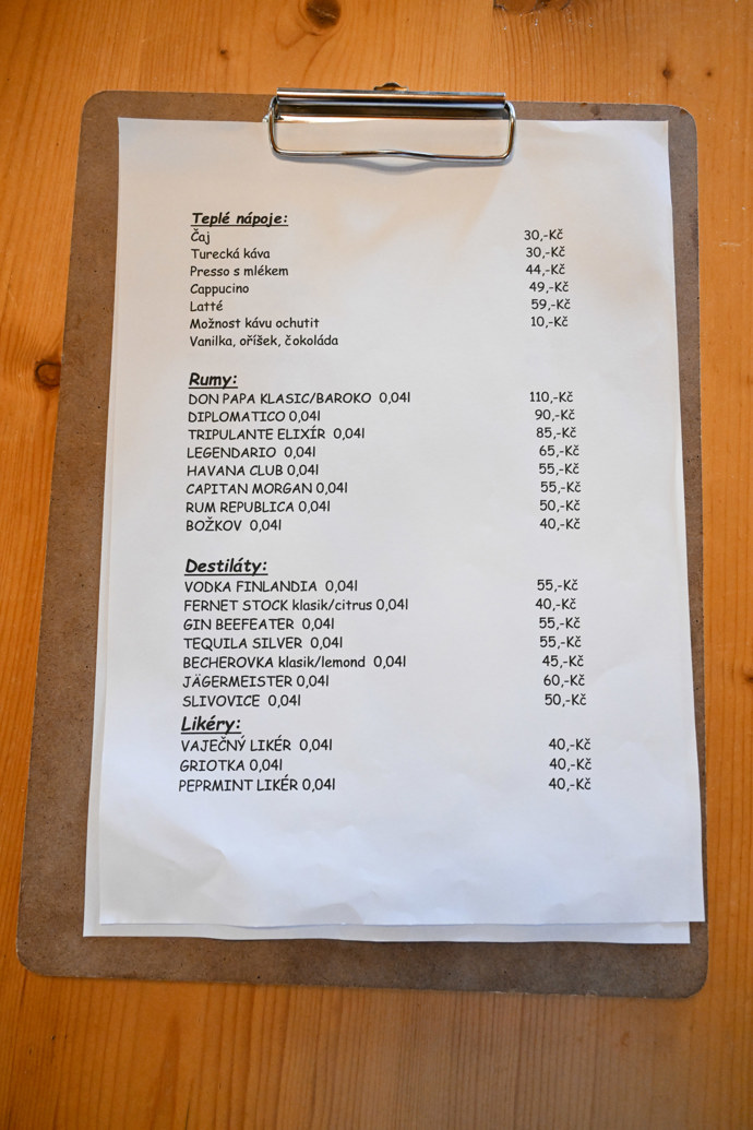 Náhled na nápojové menu Hostince U Zlatého buřtu. 