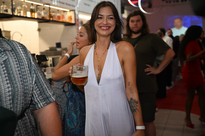 Jitka Boho si dokonce dala pivo! 