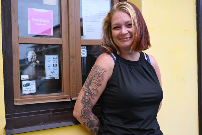 Zuzana Divišová je majitelkou Hostince U Zlatého buřtu. 