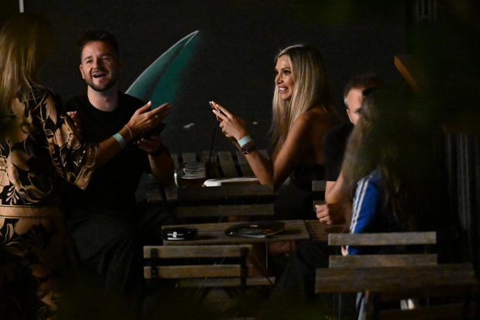Denise Ayverdi během after party prohodila pár slov s kolegy z branže.