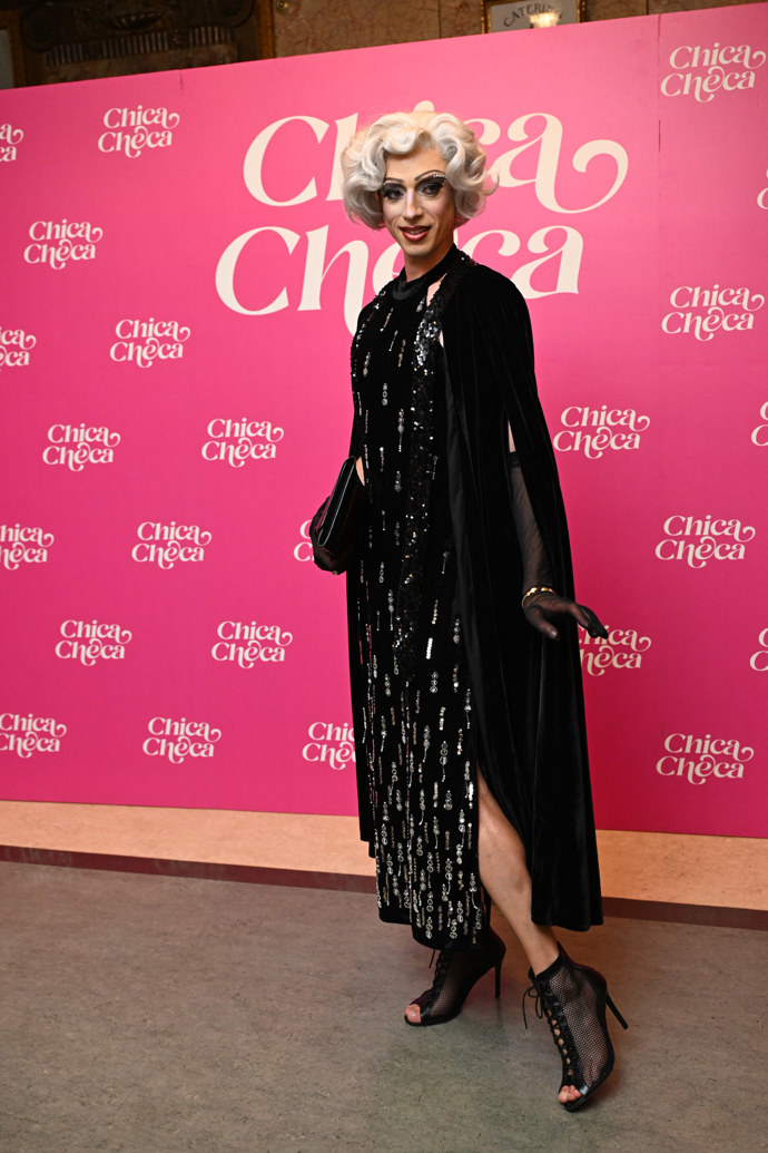 Herec Jan Cina překvapil! Na premiéru filmu Chica Checa dorazil jako Drag queen.