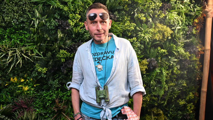 Jan Tuna na uvedení reality show Asia Express.