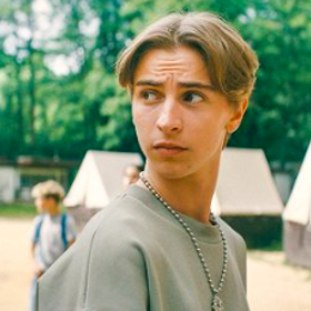 Mladý Dolanský ve filmu Po večerce