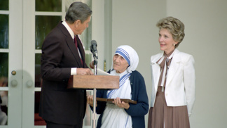Matka Tereza a prezident Ronald Reagan.