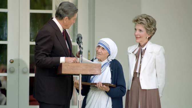 Matka Tereza a prezident Ronald Reagan.