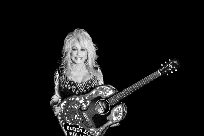 Dolly Parton trpěla od mládí endometriózou, která nejspíš měla za následek její neplodnost. I tak zpěvačka svůj život naplnila, a to úspěšnou hudební kariérou a cestováním.