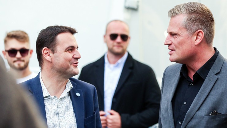 Petr Macinka a Filip Turek spolu vystoupili v pořadu Přísně tajné na internetové televizi Xaver Live. 