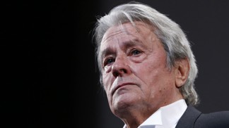 Alain Delon měl mnoho žen, jen jedna jediná se stala paní Delonovou: I krásnou Nathalii ale ničily jeho nevěry
