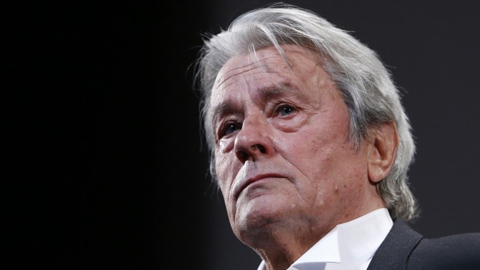 Alain Delon měl mnoho žen, jen jedna jediná se stala paní Delonovou: I krásnou Nathalii ale ničily jeho nevěry