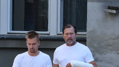FOTO: Jaromír Soukup odchází z nemocnice.