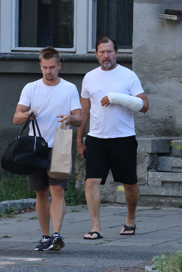Jaromír Soukup odchází z nemocnice.