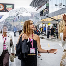 Princezna Alexia a královna Máxima zdravily fanoušky.