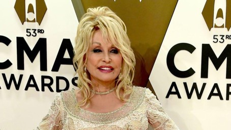 Největší bolest Dolly Parton: Už měla vymyšlená jména pro děti, kvůli nemoci se jich ale nedočkala
