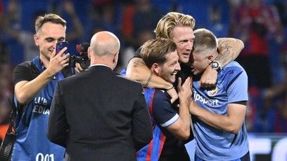 FOTO: Viktoria Plzeň pod novým koučem Radoslavem Kováčem slaví senzační postup do Evropské ligy.