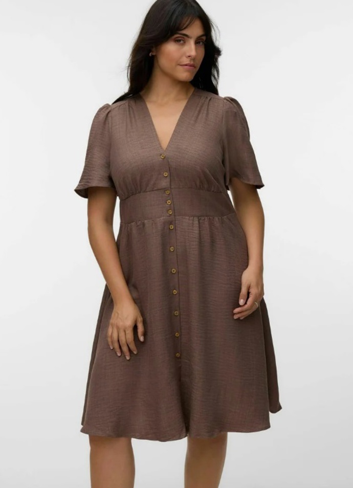5 stylových kousků z výprodejů, které ocení ženy s velikostí plus size: Vedou široké nohavice a rafinované vesty 5 stylových kousků z výprodejů, které ocení ženy s velikostí plus size: Vedou široké nohavice a rafinované vesty