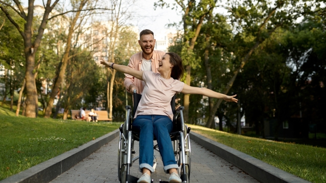 Láska přes bariéry. Česká aplikace pomáhá (nejen) handicapovaným se seznamováním. Cílem je najít pochopení, přízeň i vztah Láska přes bariéry. Česká aplikace pomáhá (nejen) handicapovaným se seznamováním. Cílem je najít pochopení, přízeň i vztah