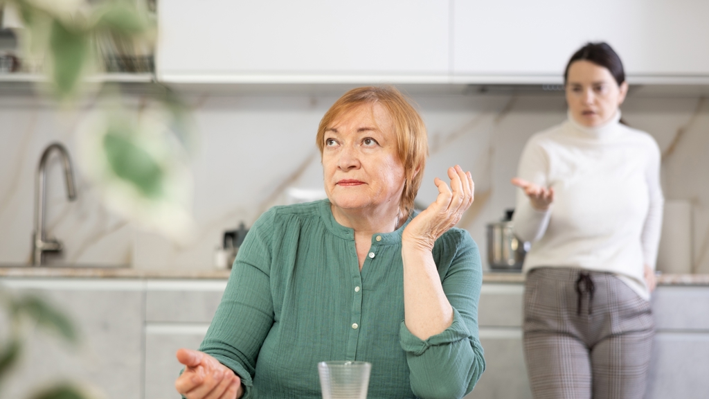 Ivana (58): „Když se mi narodila vnučka, neucítila jsem vůbec nic. Roli babičky nenávidím a stydím se za to.“ Radí psycholožka