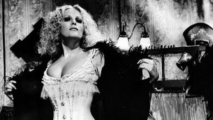 Olga Schoberová ve filmu Adéla ještě nevečeřela. Olga Schoberová ve filmu Adéla ještě nevečeřela.