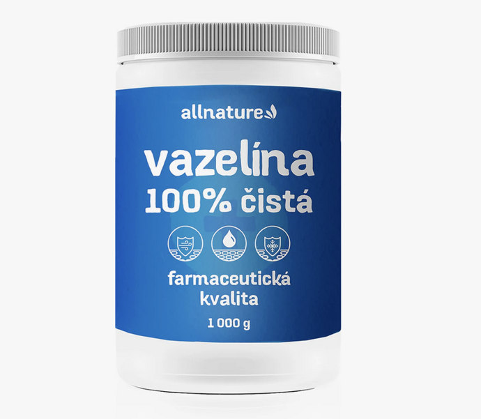  Vaši pleť důkladně promastí 100% čistá vazelína Allnature. Zároveň zvládne odstranit make-up a vytvořit na kůži ochrannou vrstvu, která zabraňuje poškození mrazem, silným větrem nebo například chlorem. 305 Kč