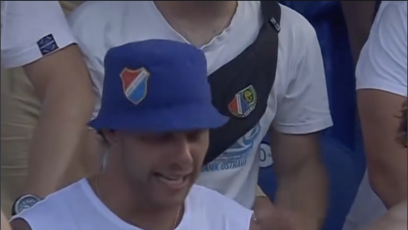 FOTO: V kotli si vyzkoušel i roli bubeníka a pro fanoušky nakoupil stovky piv.