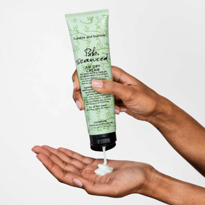 Bezoplachový hydratační krém na vlasy Seaweed, Bumble and Bumble, 619 Kč (150 ml), prodává Sephora
