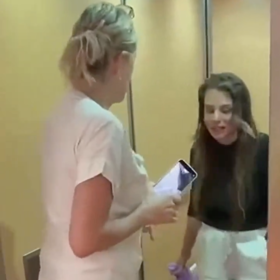 Žena se pustila do ostré hádky se zdravotní sestrou.