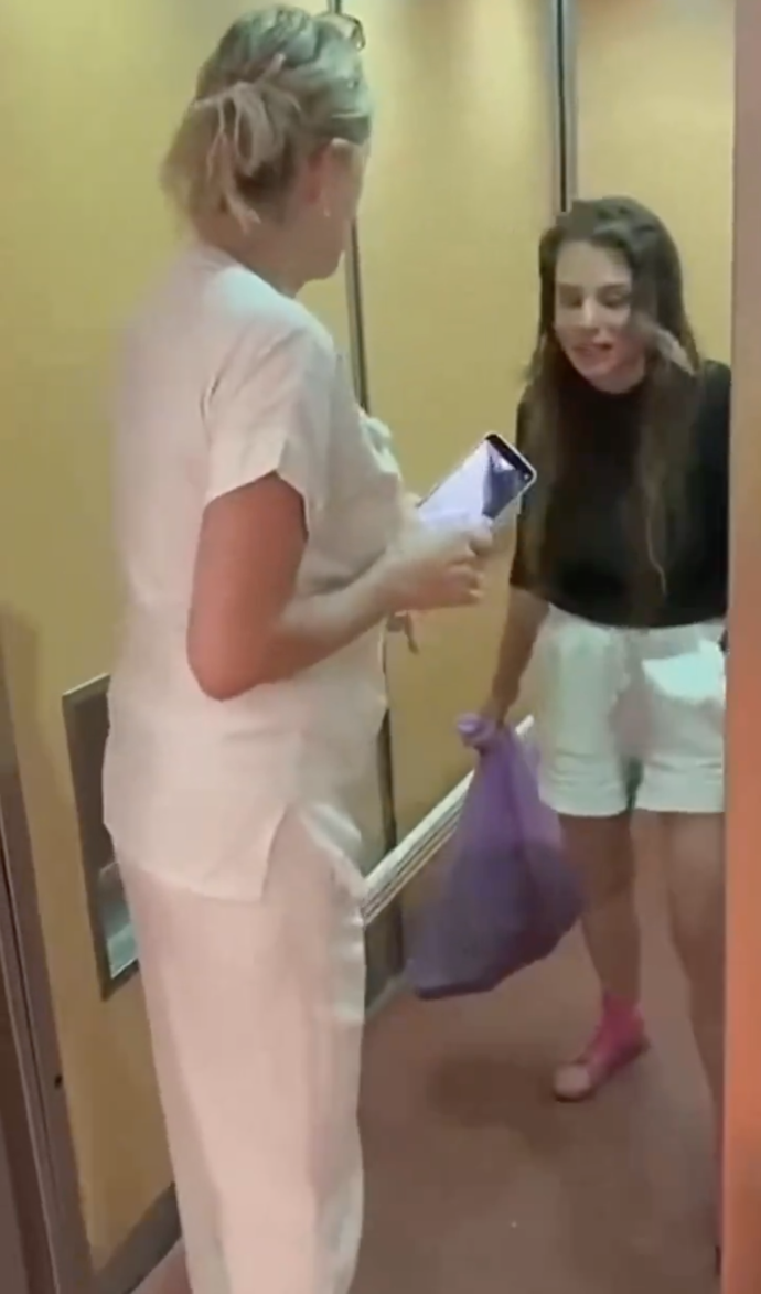 Žena se pustila do ostré hádky se zdravotní sestrou.