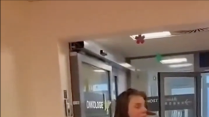 FOTO: Agresivní žena se opakovaně vrací do jihlavské nemocnice.