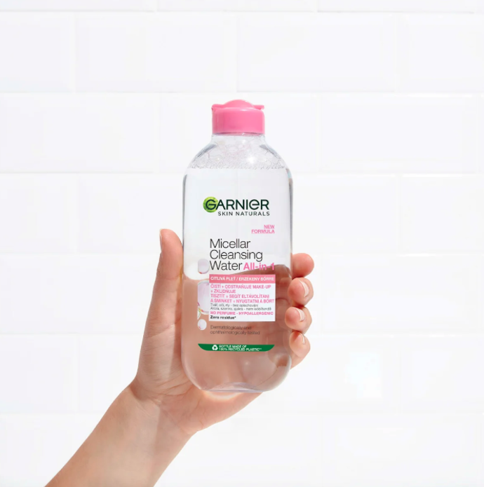 Krok 1: Micelární voda pro citlivou pleť Garnier, 99 Kč (400 ml), prodává dm drogerie Krok 1: Micelární voda pro citlivou pleť Garnier, 99 Kč (400 ml), prodává dm drogerie