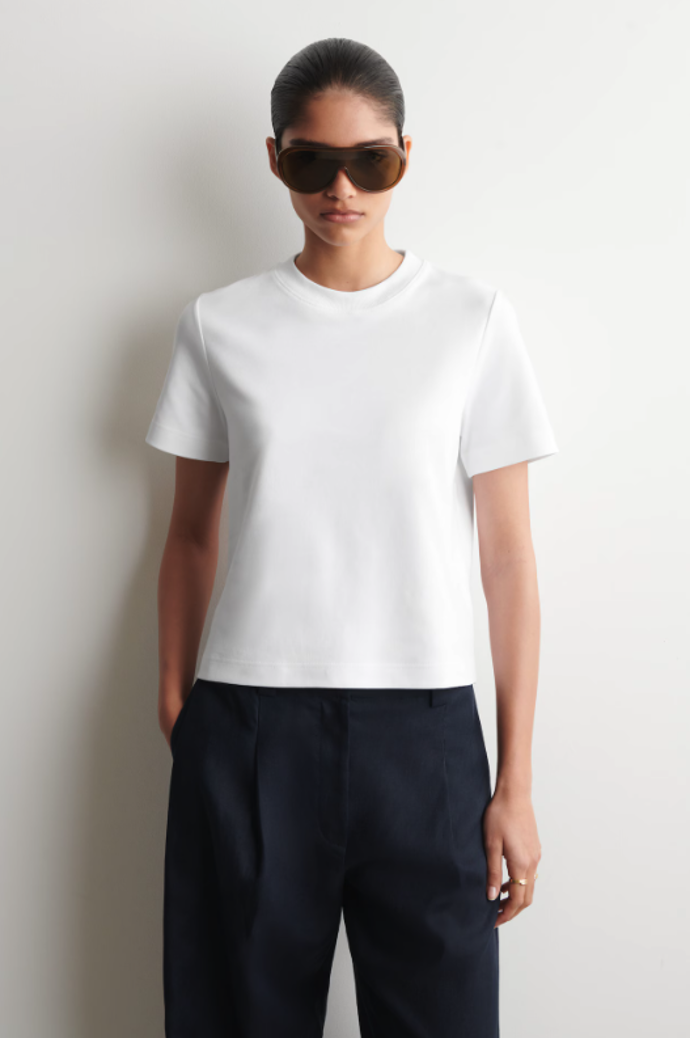 Tričko COS, 35 eur Tričko COS, 35 eur