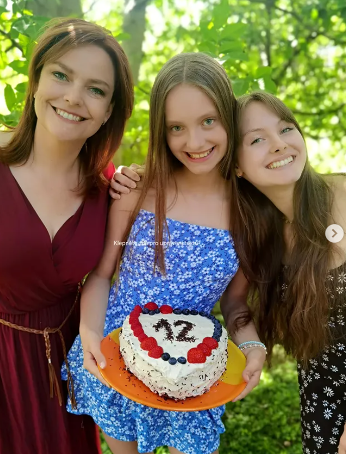 Jak je vidno, tak dcerky podědily hlavně typický Dášin široký úsměv.