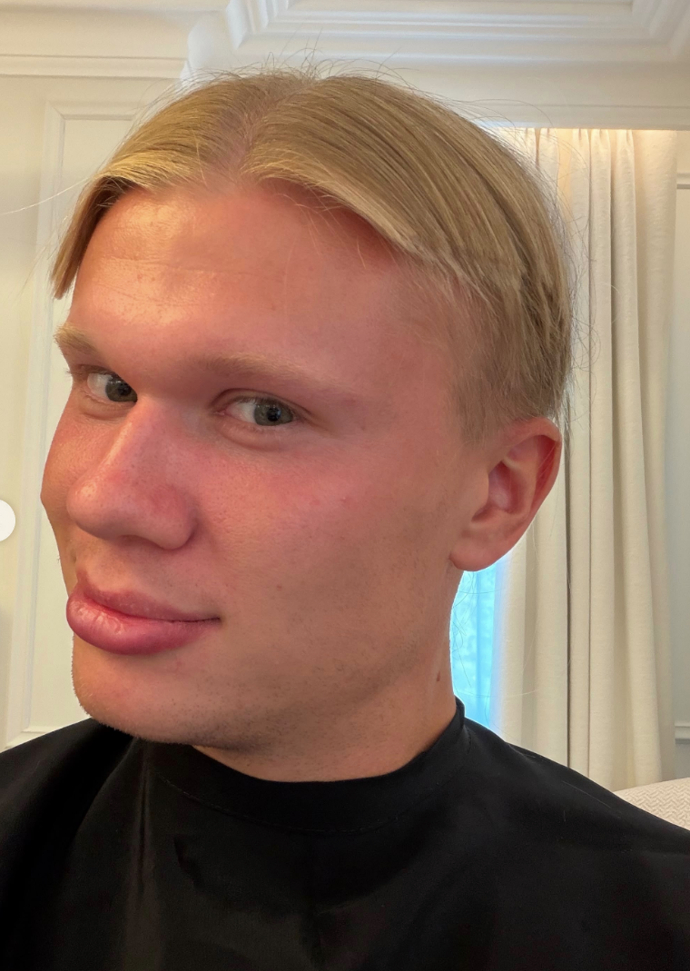 Erling Haaland si ze své proměny utahoval. 